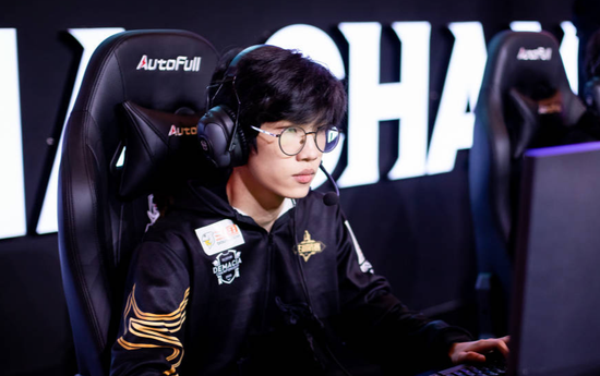 中国 VKG 战队夺得 2025 电竞世界杯 Apex 英雄总冠军